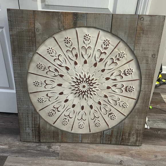 Metal and wood wall art 34x34